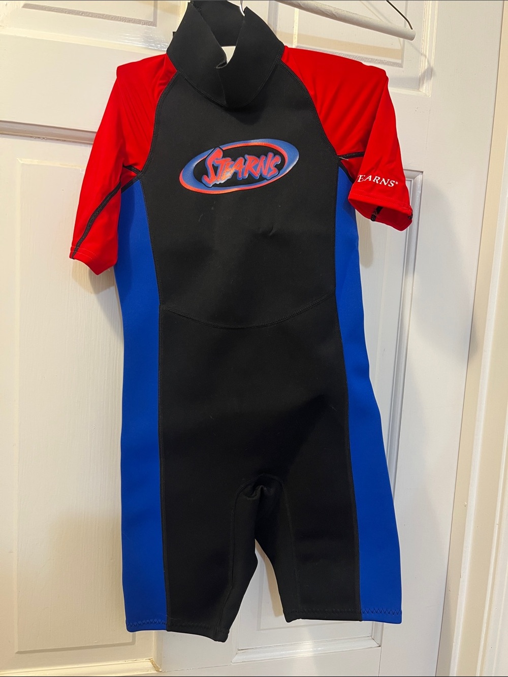 STEARNS Short Sleeve Kids Wetsuit - Red, Blue & Black